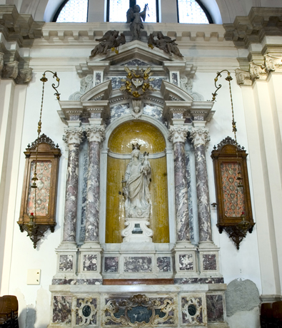 Altare della Madonna del Carmine